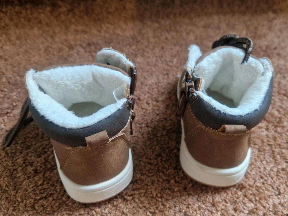 Kinder Baby Schuhe Größe 18/19 *neu* in Magdeburg