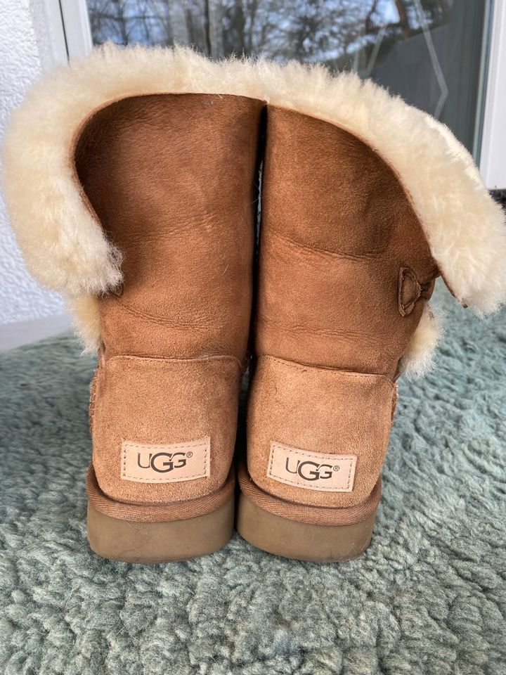 UGG Boots Baily Button II Chestnut 38/5,5 in Berlin