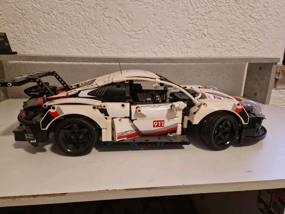 Lego Technic Porsche 911 RSR in Neckarsulm