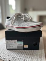 Tommy Hilfiger Sneaker Größe 36 Niedersachsen - Hameln Vorschau