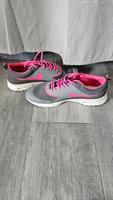Nike Damenschuhe Grau Pink Nordrhein-Westfalen - Langerwehe Vorschau
