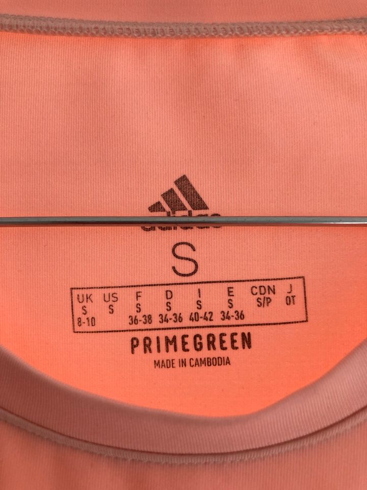 Adidas Sportshirt Mädchen Größe S 34-36 in Frankfurt am Main