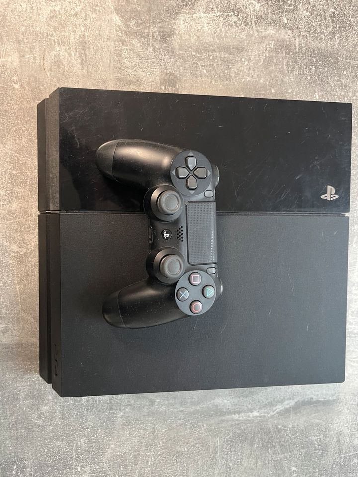 PlayStation 4 mit 1 Controller in Hilden