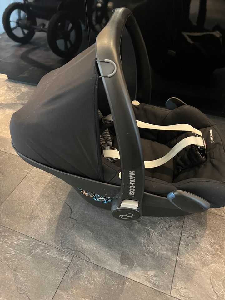 Babyschale Maxi Cosi Pebble in Heiligenhaus