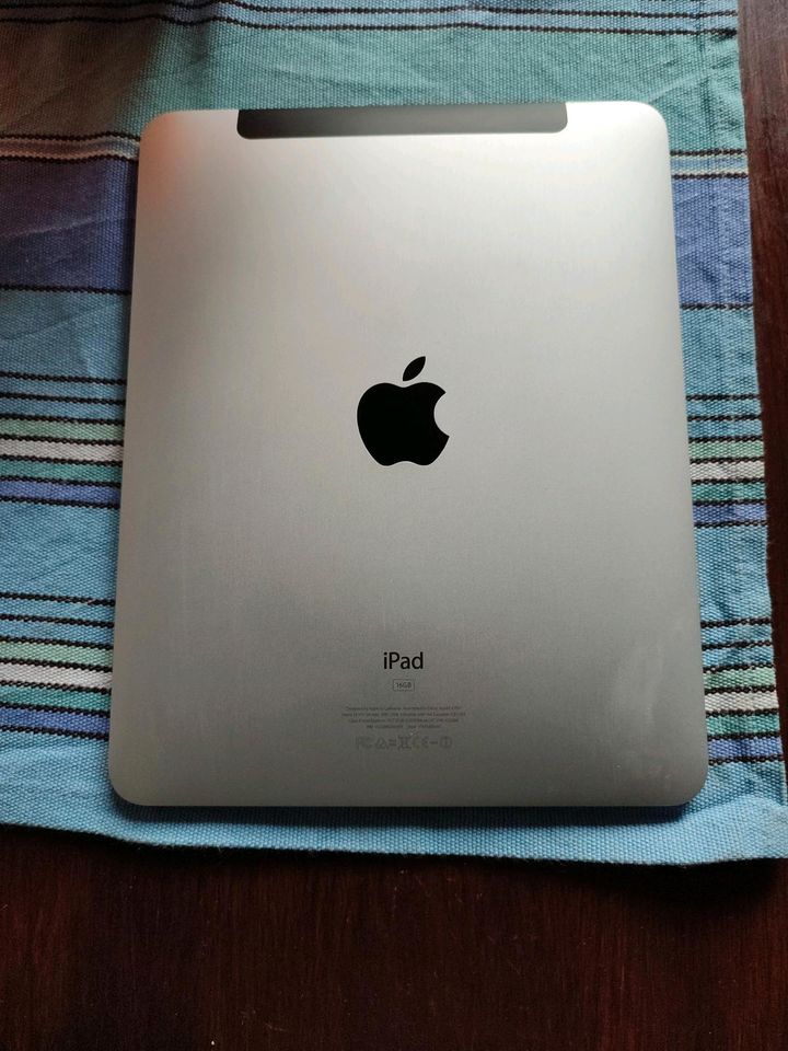 iPad a1337/mc349fd 16gb 3g schwarz wie neu in Krefeld