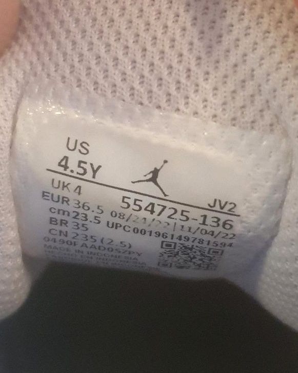 Air Jordan weiß Gr. 36.5 in Wiesbaden