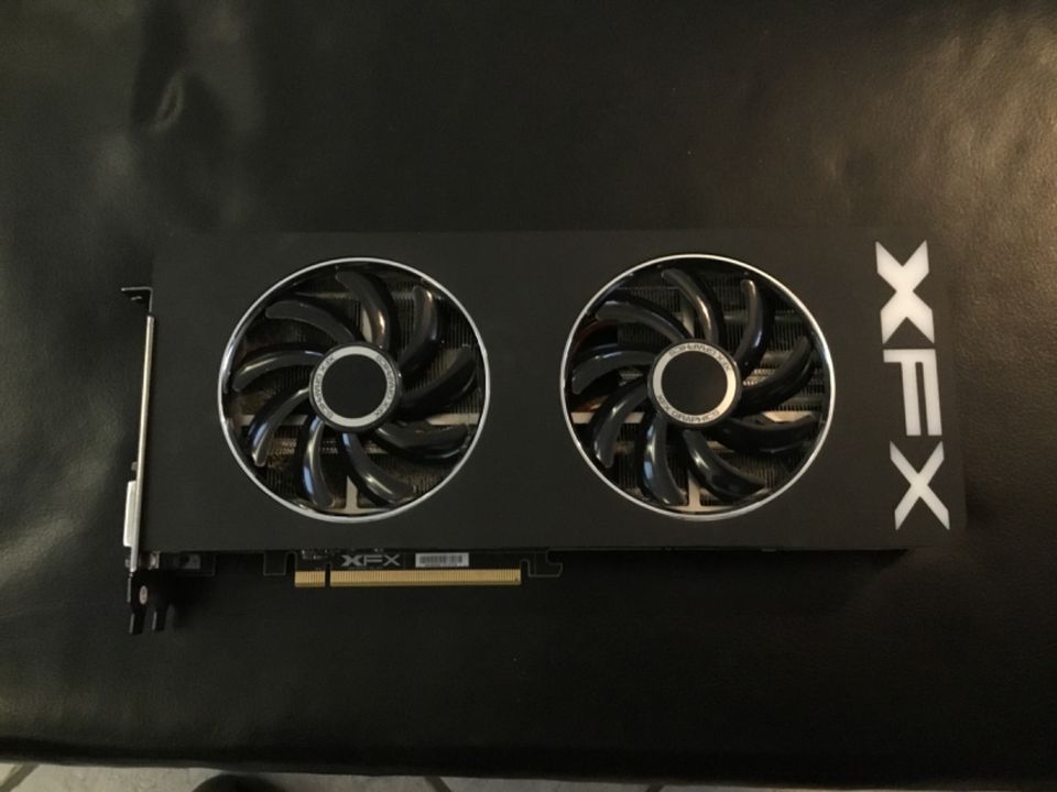 Grafikkarte XFX R9 290X 4Gb beleuchtet in Neuberend