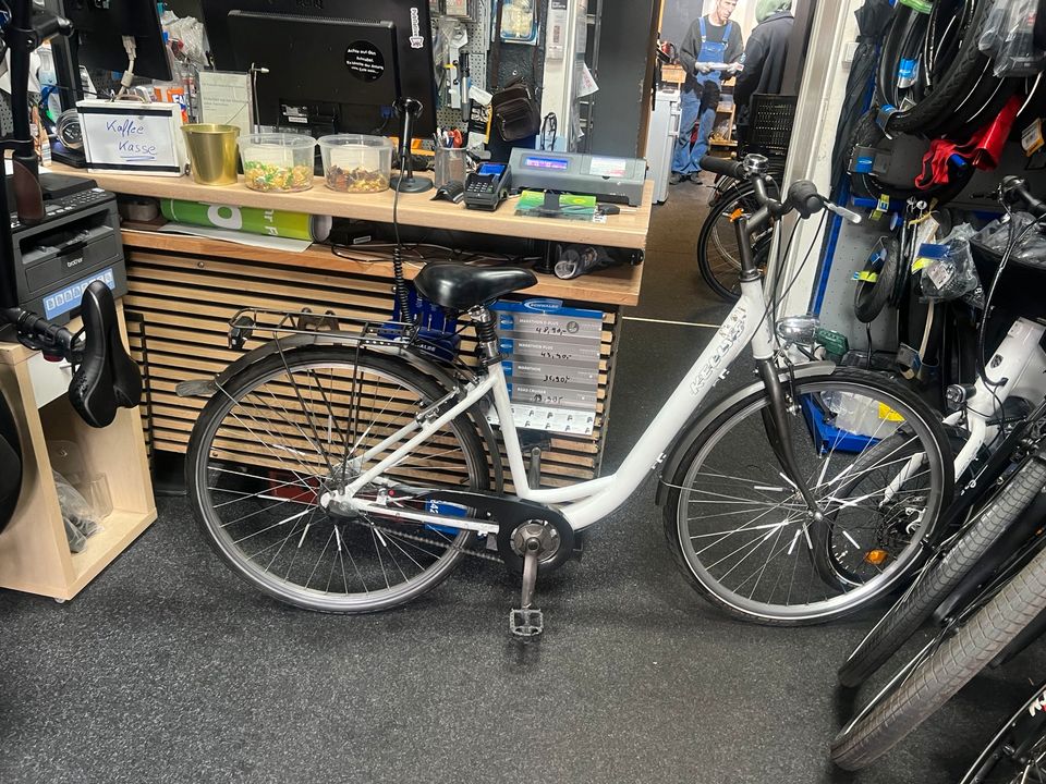 Kellys Damen Fahrad 28’Zoll Superzustand Rh‘50‘cm in Berlin