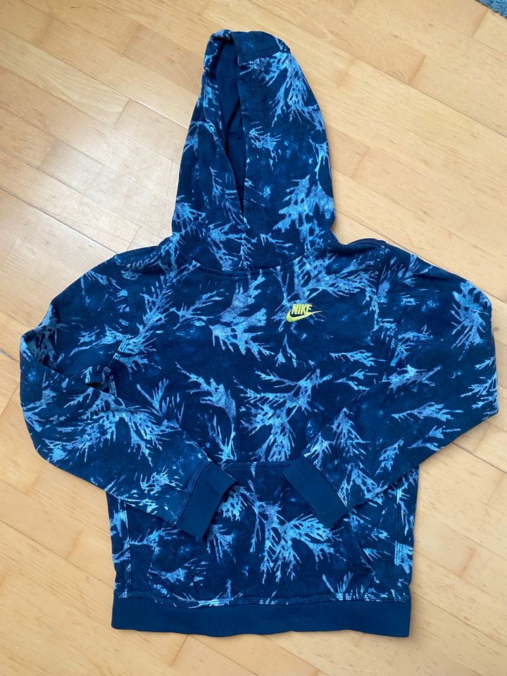 Nike Hoodie Gr. 147-158 in Düsseldorf