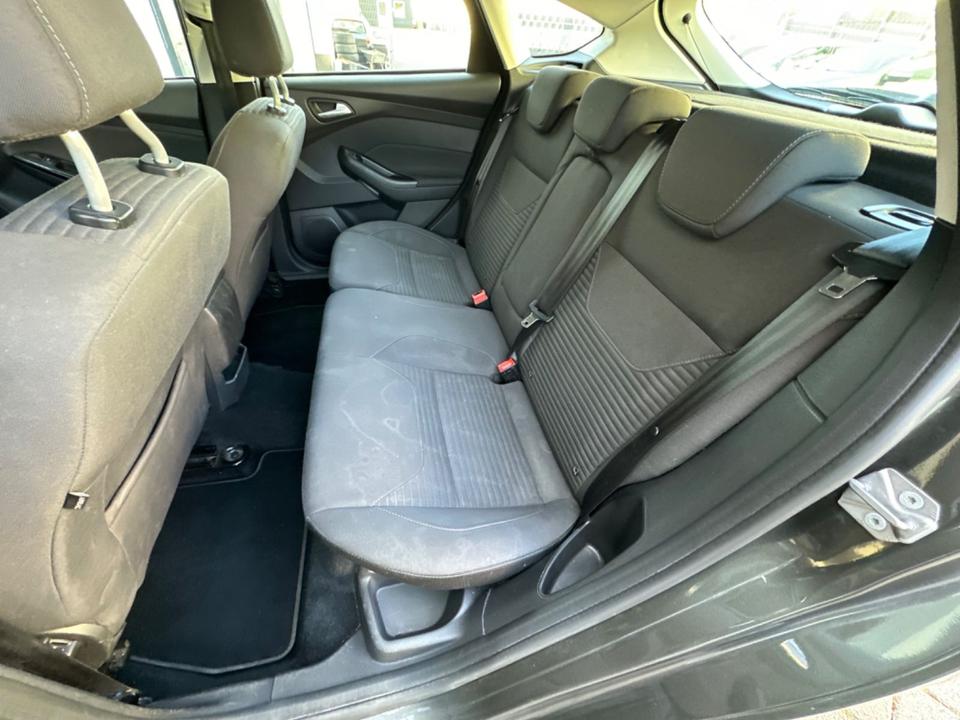 Ford Focus Lim. Titanium *Automatik*Tempomat*Kamera* in Merzig