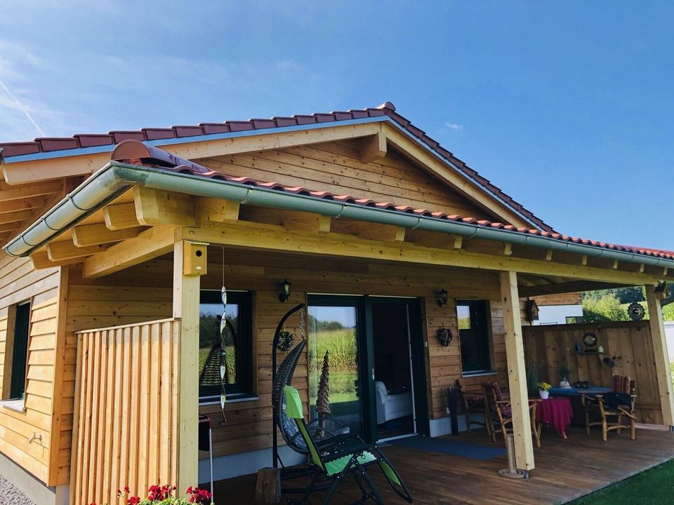 BUNGALOW IN HOLZSTÄNDERBAUWEISE - ZIMMEREI-HOLZBAU BLÜMEL GMBH in Schierling