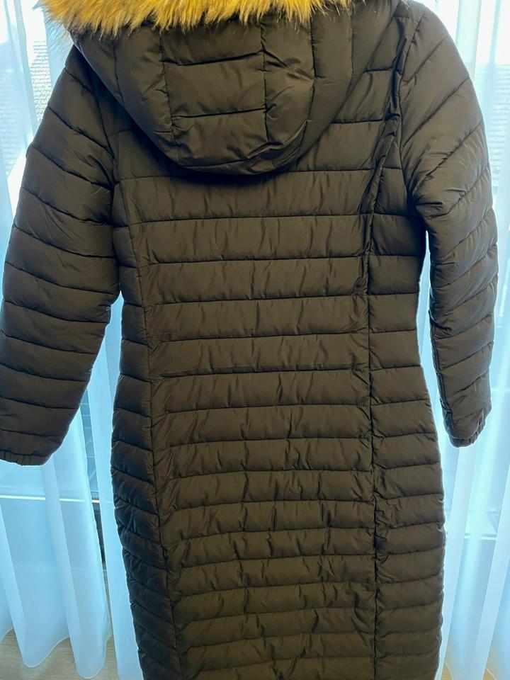 Schwarzer Superdry Wintermantel mit Kapuze und Kunstfell in Stockstadt a. Main