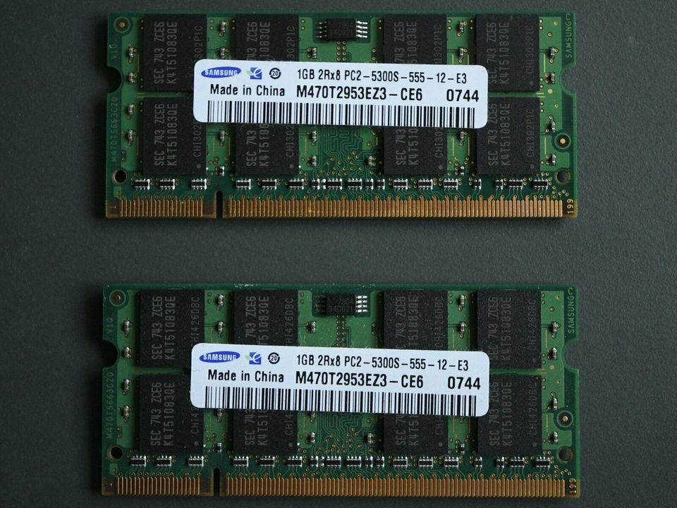 Samsung RAM 2x 1GB PC2-5300S-555-12-E3 in Berlin