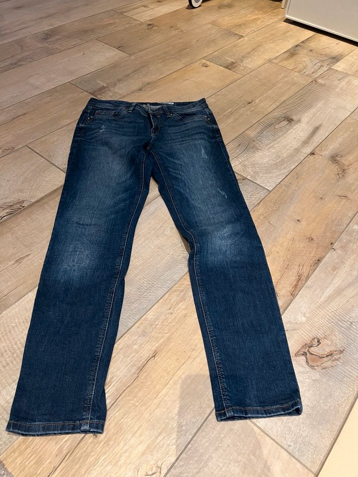 EDC jeans 28 in Gütersloh