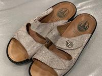 Damen Pantolette Echtleder mit Wechselfußbett silber Hausschuh Bayern - Burgebrach Vorschau