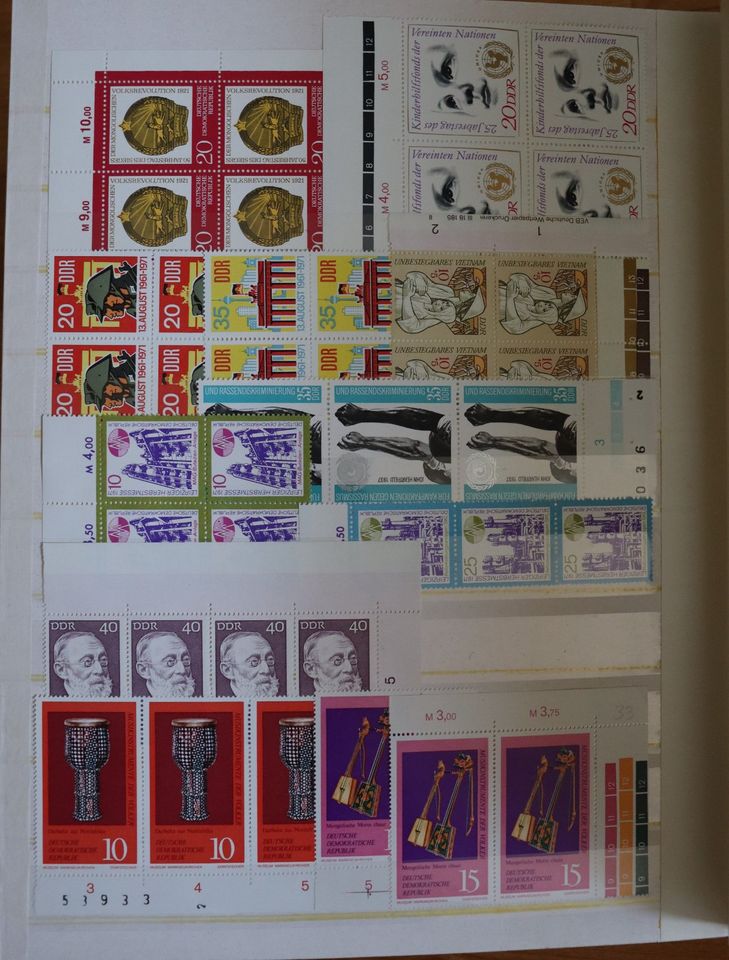 DDR Briefmarkenalbum viele Bogenränder (2/2) in Radebeul