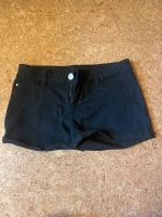 Schwarze Shorts/Hot Pant von C&A in 176 Rheinland-Pfalz - Nieder-Hilbersheim Vorschau