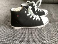 Lace Up Sneaker v.Tommy Hilfiger Gr.39 Schwarz Neu OVP Wie Chucks Niedersachsen - Osnabrück Vorschau