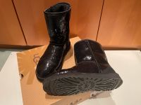 UGG Schwarz Pailletten Größe 10/41 Nordrhein-Westfalen - Hagen Vorschau