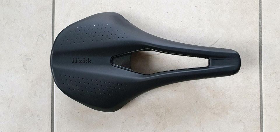 Fizik Tempo Argo R3  Rennrad Sattel in Buchloe