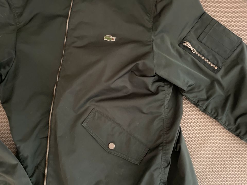 Lacoste Jacke Bomberjacke Blouson Größe L Oliv Grün in Berlin