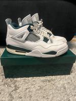 Verkauft wird ein originales Jordan 4 Paar Retro,Oxidized Green Mitte - Tiergarten Vorschau