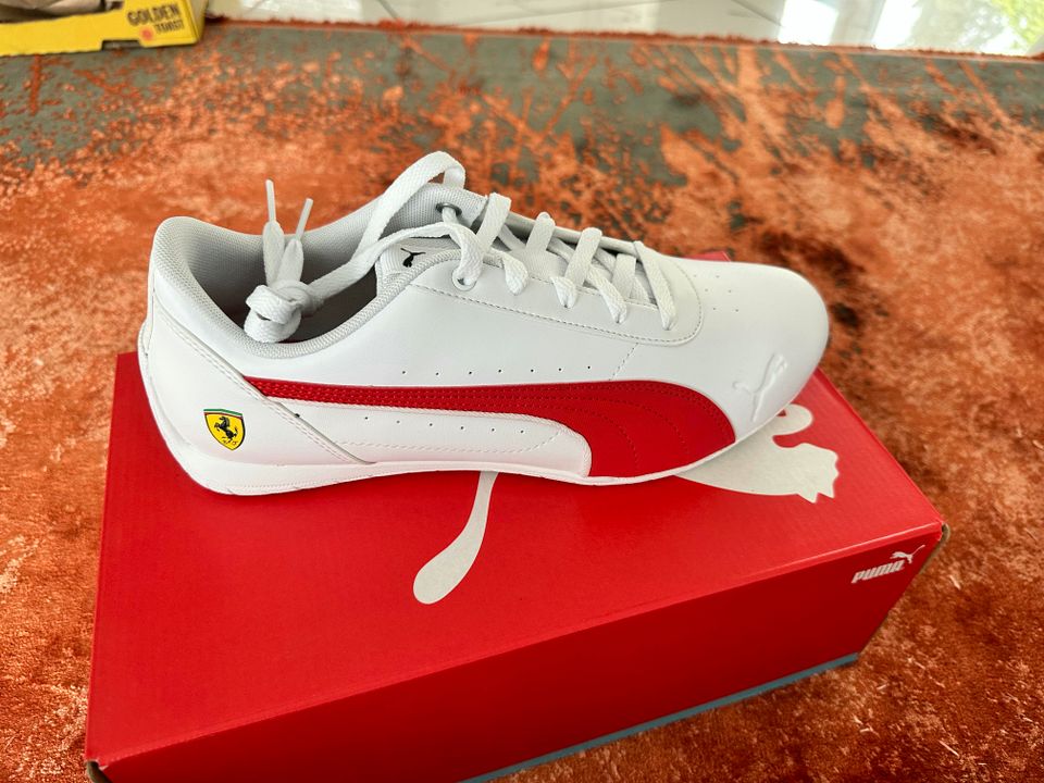 Scuderia Ferrari Neo Cat Rennschuh puma white-rosso corsa in Eschborn