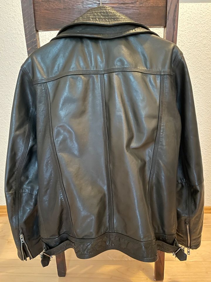 Superdry Lederjacke schwarz Größe M in Derenburg