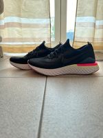 Nike epic react Sportschuhe Hallenschuhe Sneaker Pink Schwarz 38 Kr. München - Planegg Vorschau