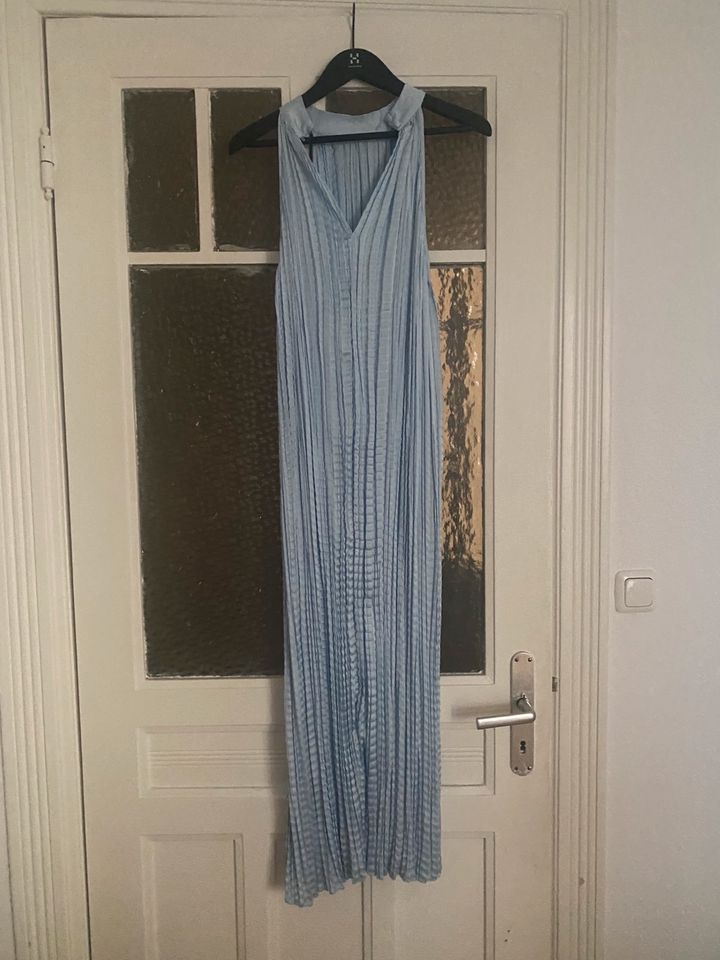 Neues blaues Neckholder Kleid von Massimo Dutti in M 38 S 36 in Osterholz-Scharmbeck