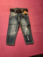 Coole Jeans,  Gr. 86 mit Gürtel Frankfurt am Main - Kalbach Vorschau