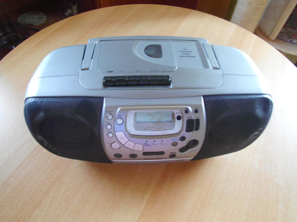 Radio mit CD-Player Kassetten von Philipps defekt in Dürrröhrsdorf-Dittersbach