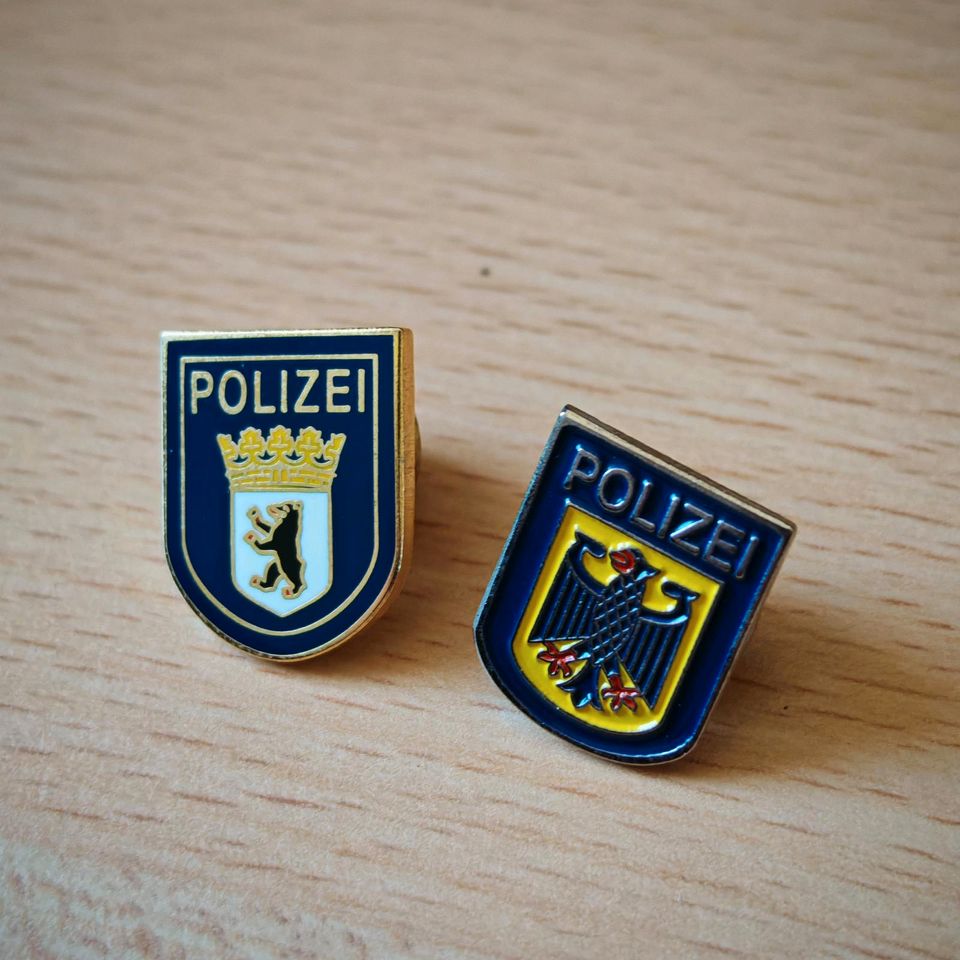 PINS POLIZEI BERLIN / BUNDESPOLIZEI in Hamburg