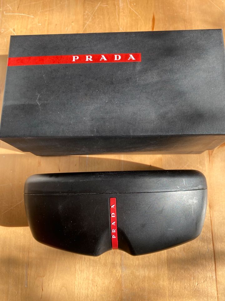 Original Prada Sonnenbrille und Case, Etui und OVP in Dachau