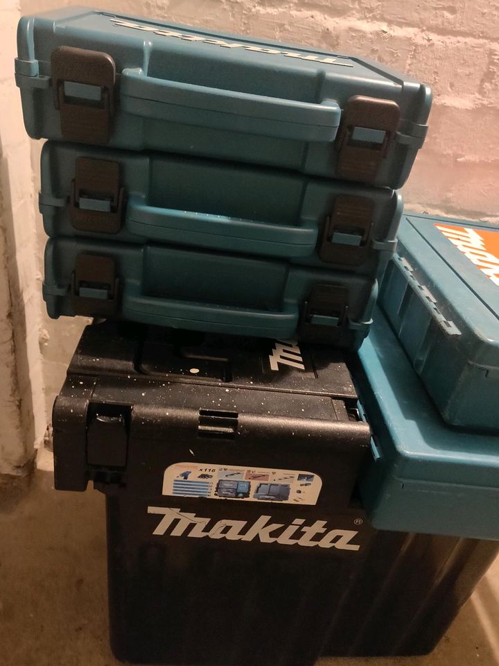 10 Makita Werkzeug Koffern gesamt Paket in Hamburg