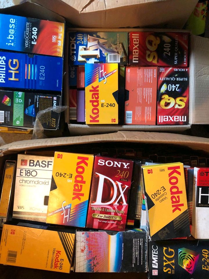 Ca. 250 VHS Videokassetten bespielt in Rodgau