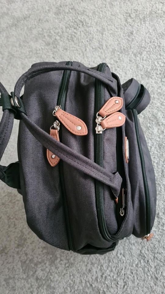 NEU Wickelrucksack Wickeltasche schwarz Wickelunterlage in Nürnberg (Mittelfr)