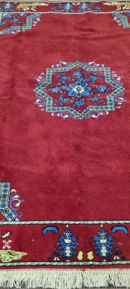 Hübscher Rote farbiger Marokkanisch Orient-teppich Handarbeit in Berlin