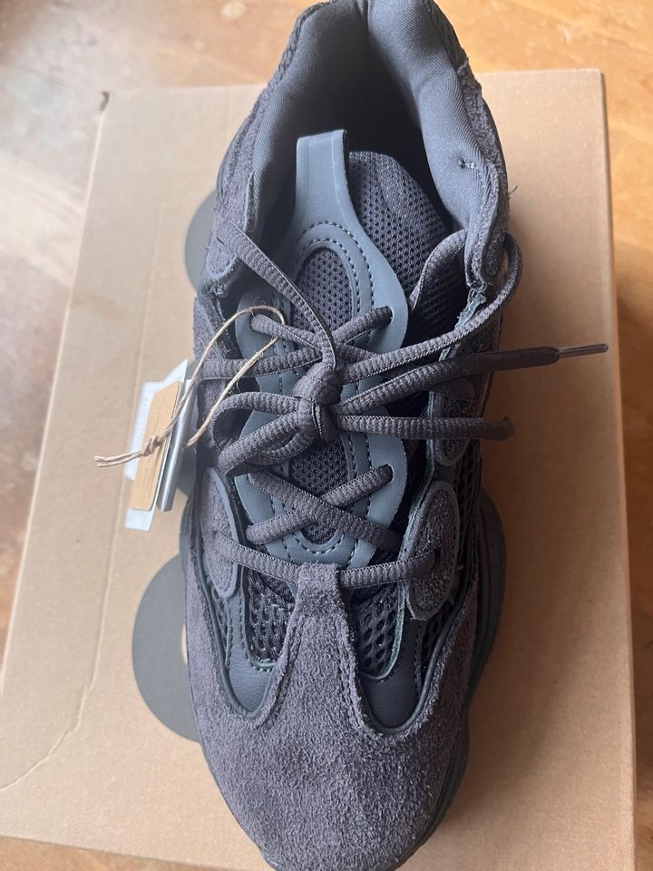 Adidas Yeezy 500 Utility Black 2023 UK 9, 43,1/3 in Leipzig