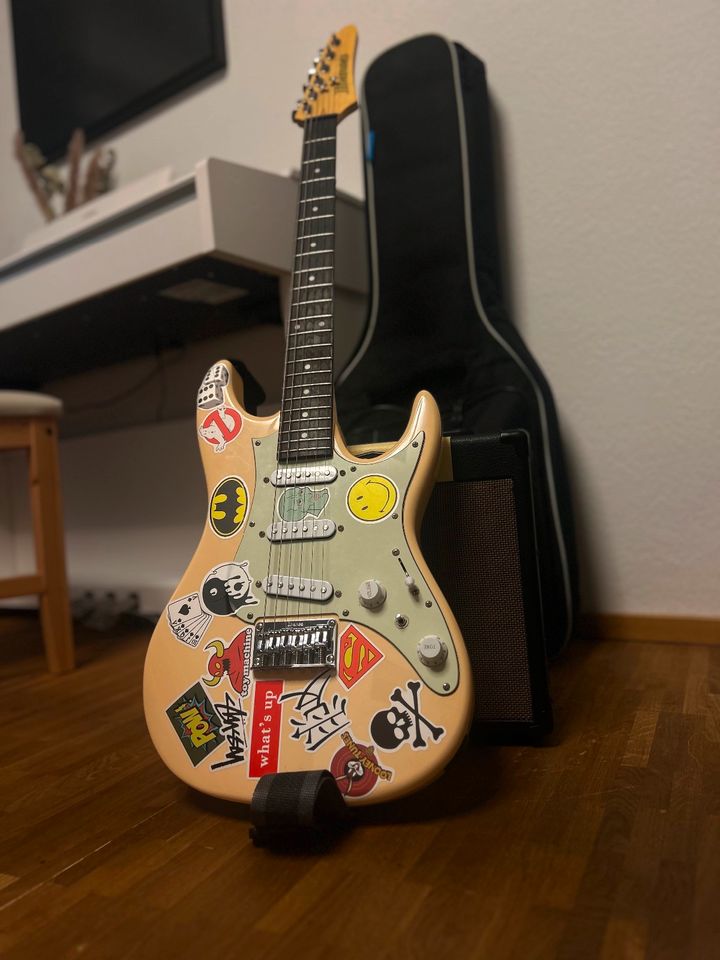 Ibanez Stratocaster Gitarre + Cort Verstärker + Koffer & Kabel in Hanau