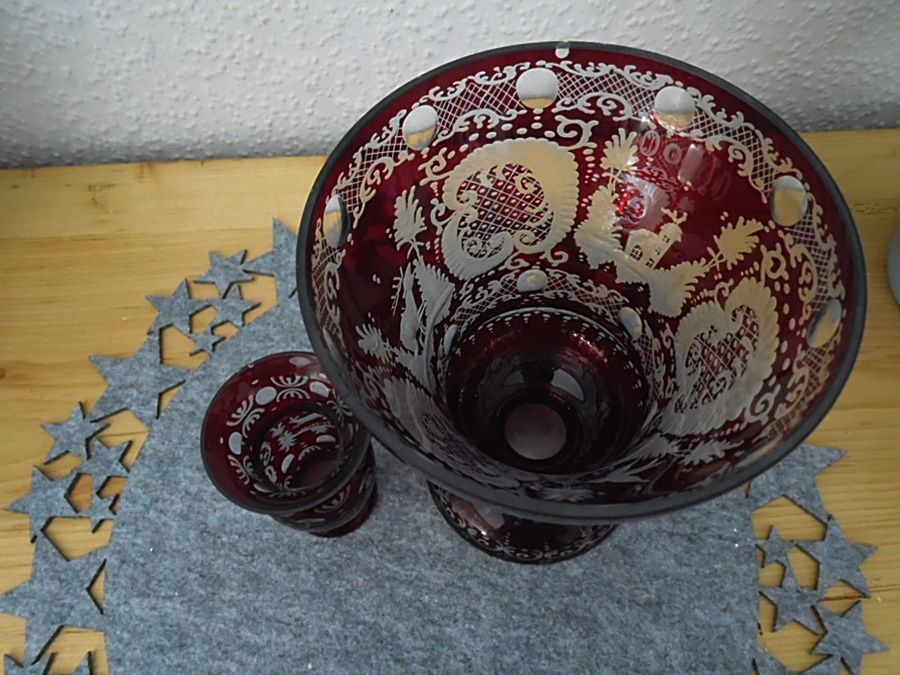 2  Böhmische Überfang  rubinrote Glasvasen geschliffenen in Fritzlar