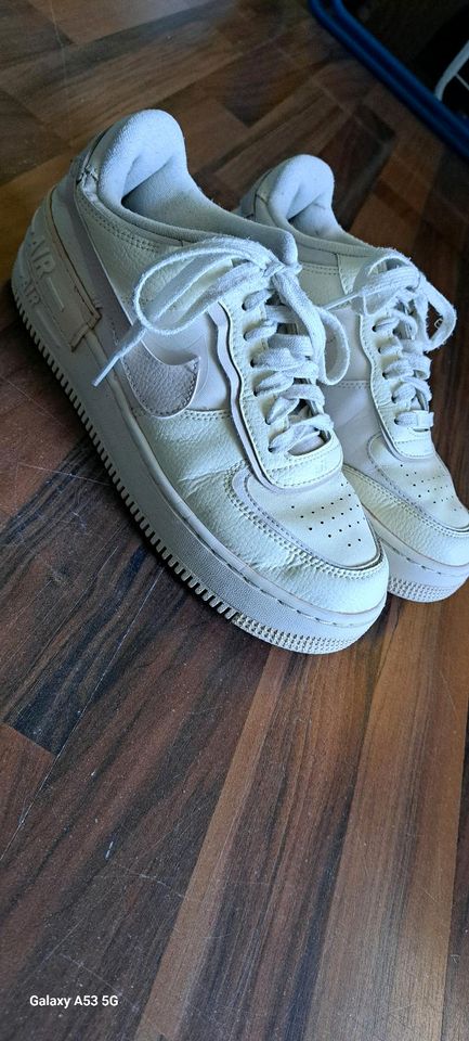 Nike Air Force 1 Sneaker in Weiß/Beige in Herford