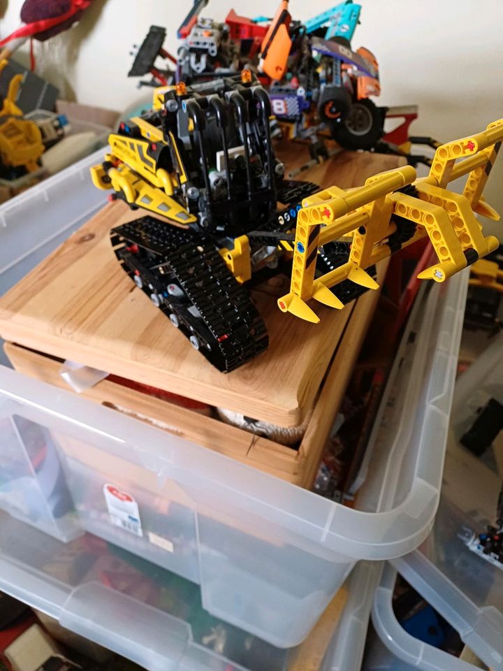 Lego Technic Tracked Loader in Sterup