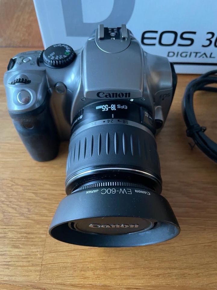 Kamera Canon EOS 300 digital EF-S 18-55 Kit in Oberstenfeld