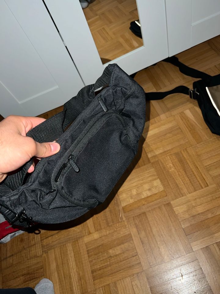 Sport-/Fitnesstaschen Rucksack Umhängetasche Adidas nike fjällräv in Hannover