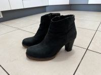 Klassische schwarze Stiefeletten mit Absatz und Reißverschluss Düsseldorf - Heerdt Vorschau