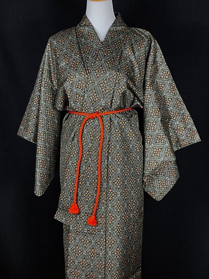 Antike Haori Yukata Jacke Seide Kimono Japan Orange & Dunkel Grau in Berlin