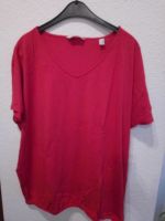 Rotes T-Shirt mit gebogenen Saum in Größe 48/50 Hessen - Eschwege Vorschau