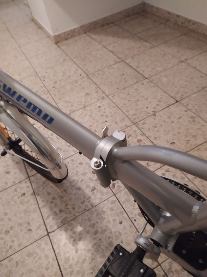 Elektro-Klapprad 20" Silber in Mönchengladbach