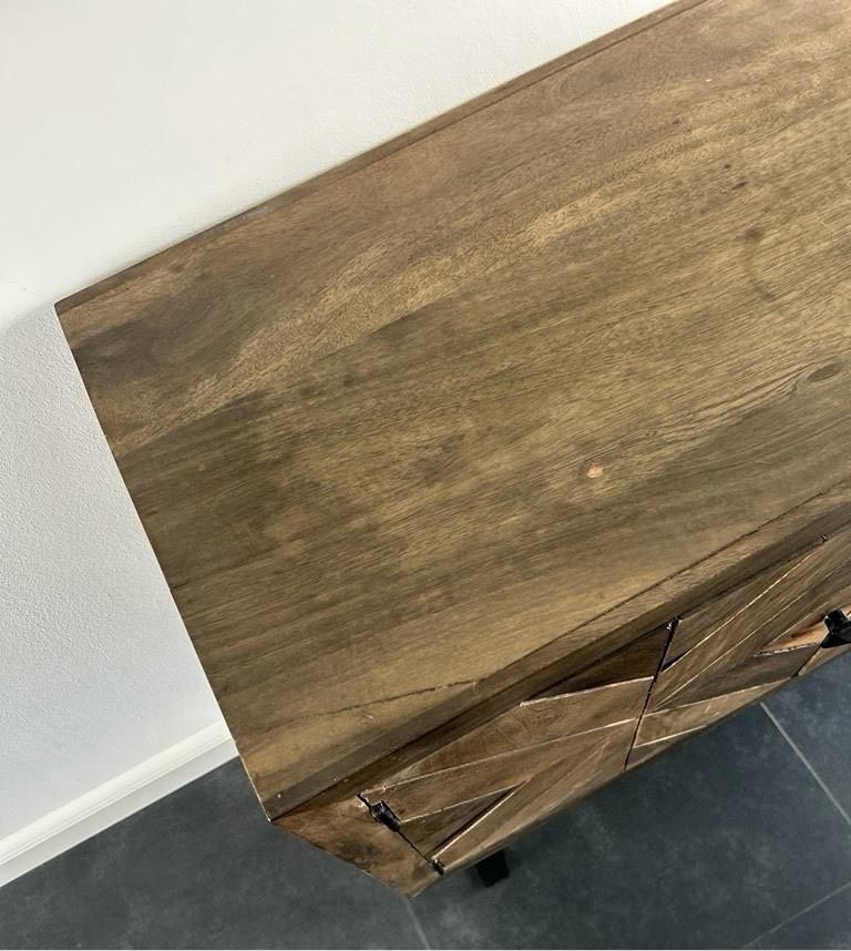 Sideboard Mangoholz massiv in Babenhausen